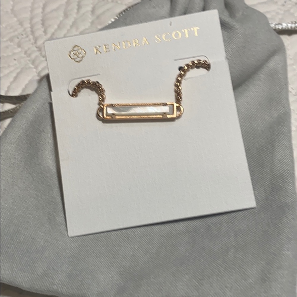 Kendra Scott Rose Gold & Pearl bracelet